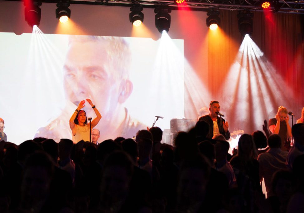 Bilde av Onsdagsbandet på scenen